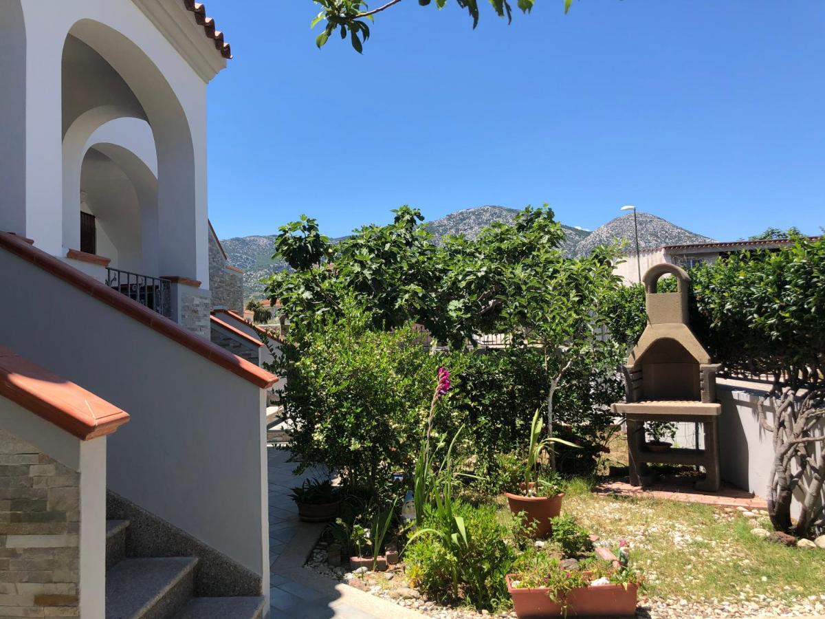 Appartamento In Villa Andreina Orosei Eksteriør billede