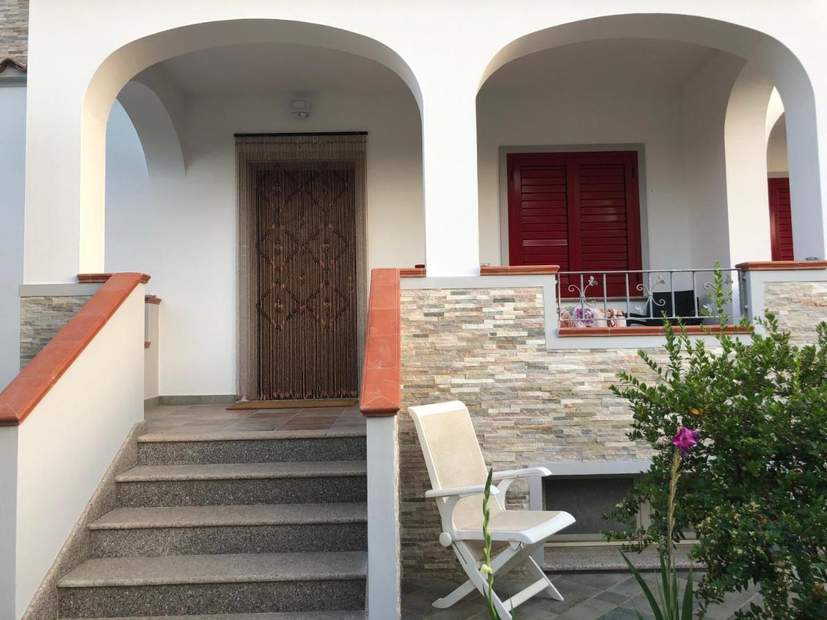 Appartamento In Villa Andreina Orosei Eksteriør billede