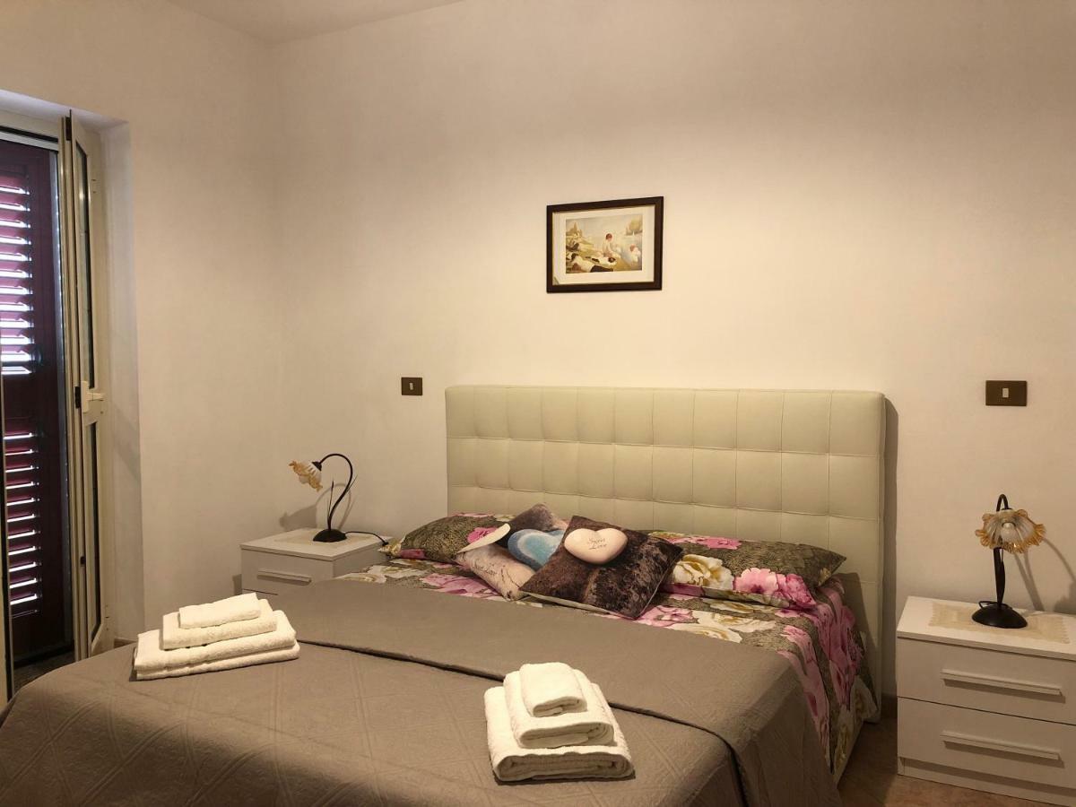 Appartamento In Villa Andreina Orosei Eksteriør billede